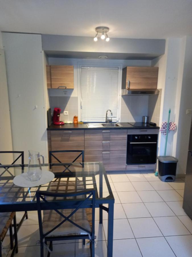 Saint Geniez D'Olt Jolie T2 Amenagee Et Equipee Village Goelia 2 Piscines Chauffees Екстериор снимка