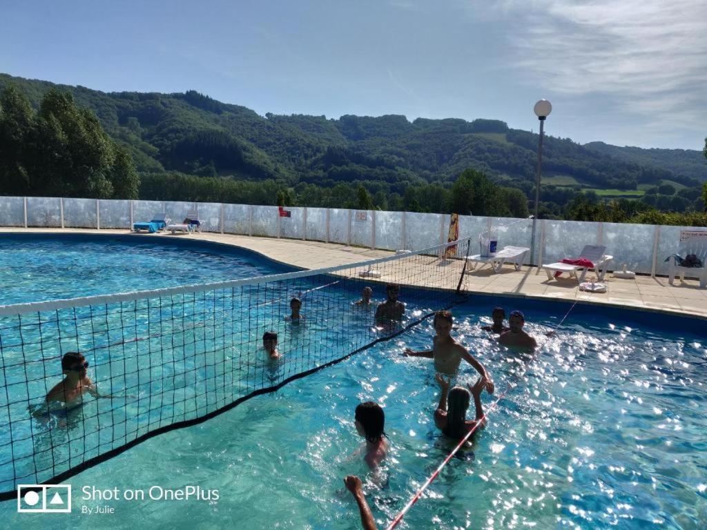 Saint Geniez D'Olt Jolie T2 Amenagee Et Equipee Village Goelia 2 Piscines Chauffees Екстериор снимка